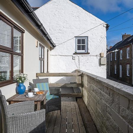 The Boathouse For Two, St Davids, Garage Parking Villa ภายนอก รูปภาพ